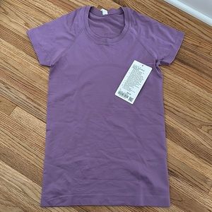NWT Swiftly Tech Short Sleeve Shirt 2.0